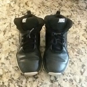 Boys hightop tennis shoes